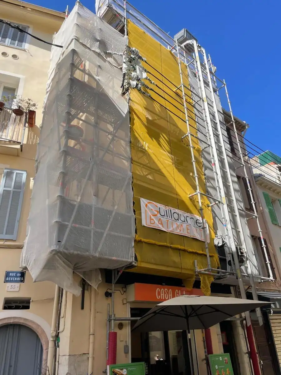 Pour la santé de vos murs : le ravalement façadier à Antibes est adapté aux enjeux environnementaux